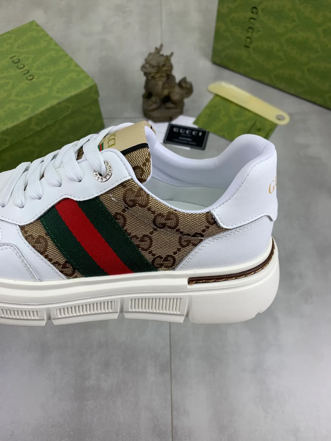 Men's shoes 💰P400💰[New style]🆘 The latest model from Gucci GUCCI official website🎁Classic casual and fashionable men's shoes👟Best model💥The style is simple and elegant, exclusive for trendy men. Unique official website latest brand elements👑Gucci original decoration, fashionable and generous, original soft calfskin fabric➕Comfortable soft first-layer pigskin lining ✅The official website specifies wear-resistant casual outsole, the classic model is photographed in real life🎬Color: 2️⃣colors available😍Number of codes: 38-44